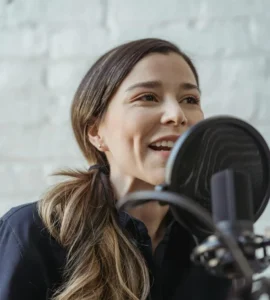 podcast-girl-e1744646707373.webp